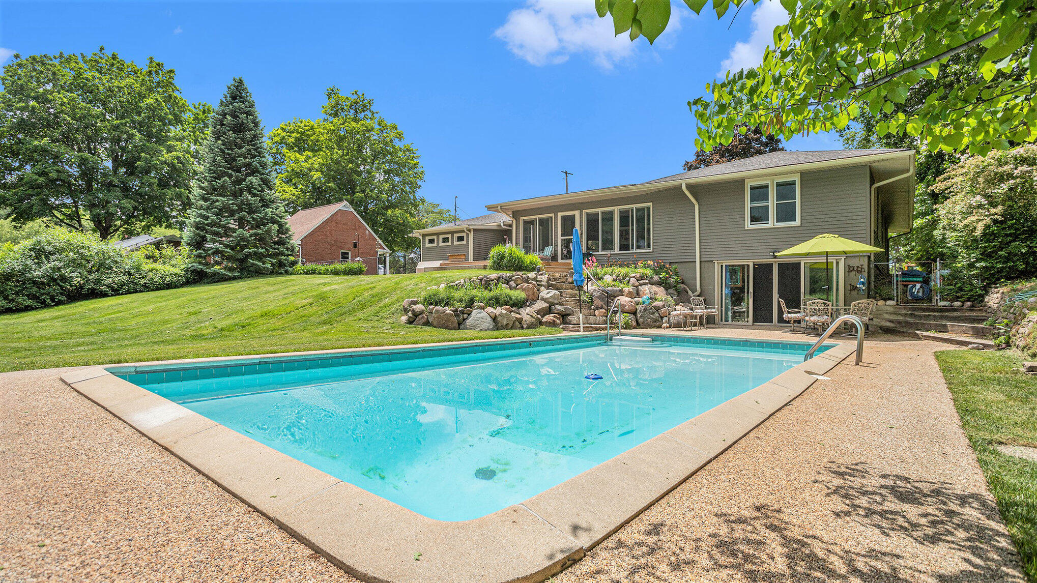 505 Sturgis Road Kalamazoo, MI 49004 - Photo 5 of 28 024_img_1811