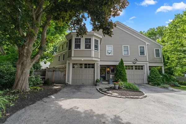 $1,285,000 | 57 School Street, Unit 4, Manchester, MA 01944