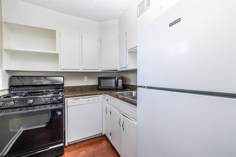 120 Biscayne Drive Northwest, Unit B10 Atlanta, GA 30309 - Photo 14 of 28