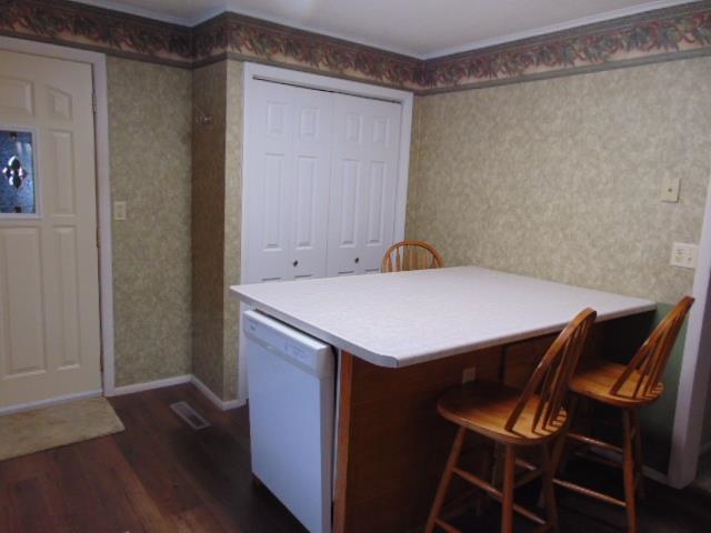 511 North Ithaca Street Ithaca, MI 48847 - Photo 13 of 47 1896259-12.JPG