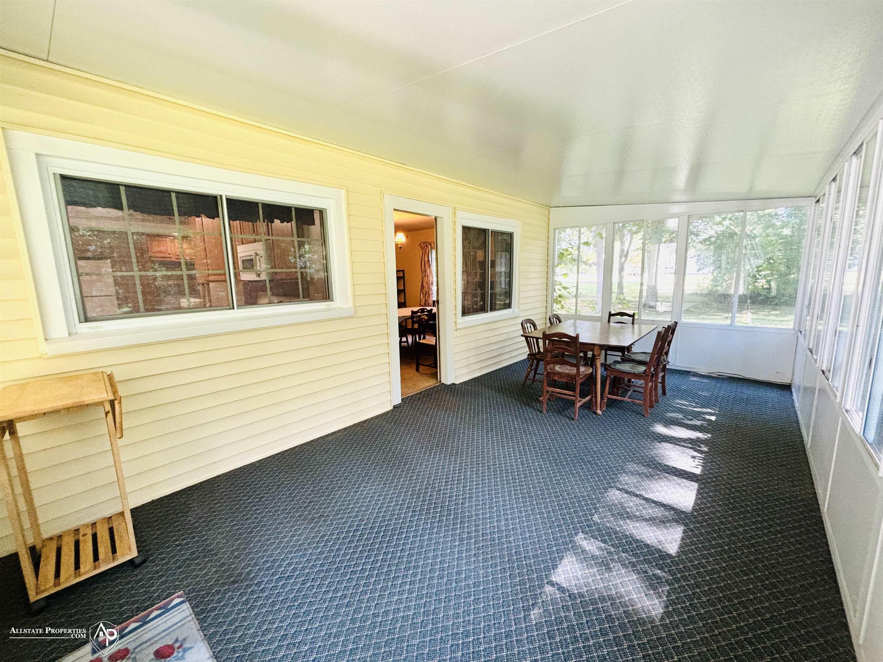 6096 East Pierson Road Flint, MI 48506 - Photo 4 of 15 50155593-476002ce-9071-493b-8c54-175b36e90898.JPG