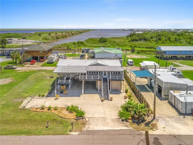 $180,000 | 222 Channel Drive, Hackberry, LA 70645