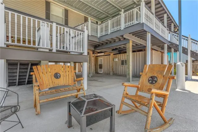 $180,000 | 222 Channel Drive, Hackberry, LA 70645