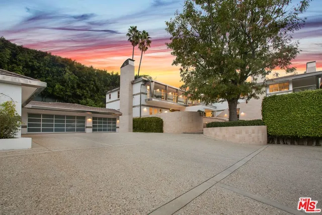 $90,000 | 661 Doheny Road, Beverly Hills, CA 90210