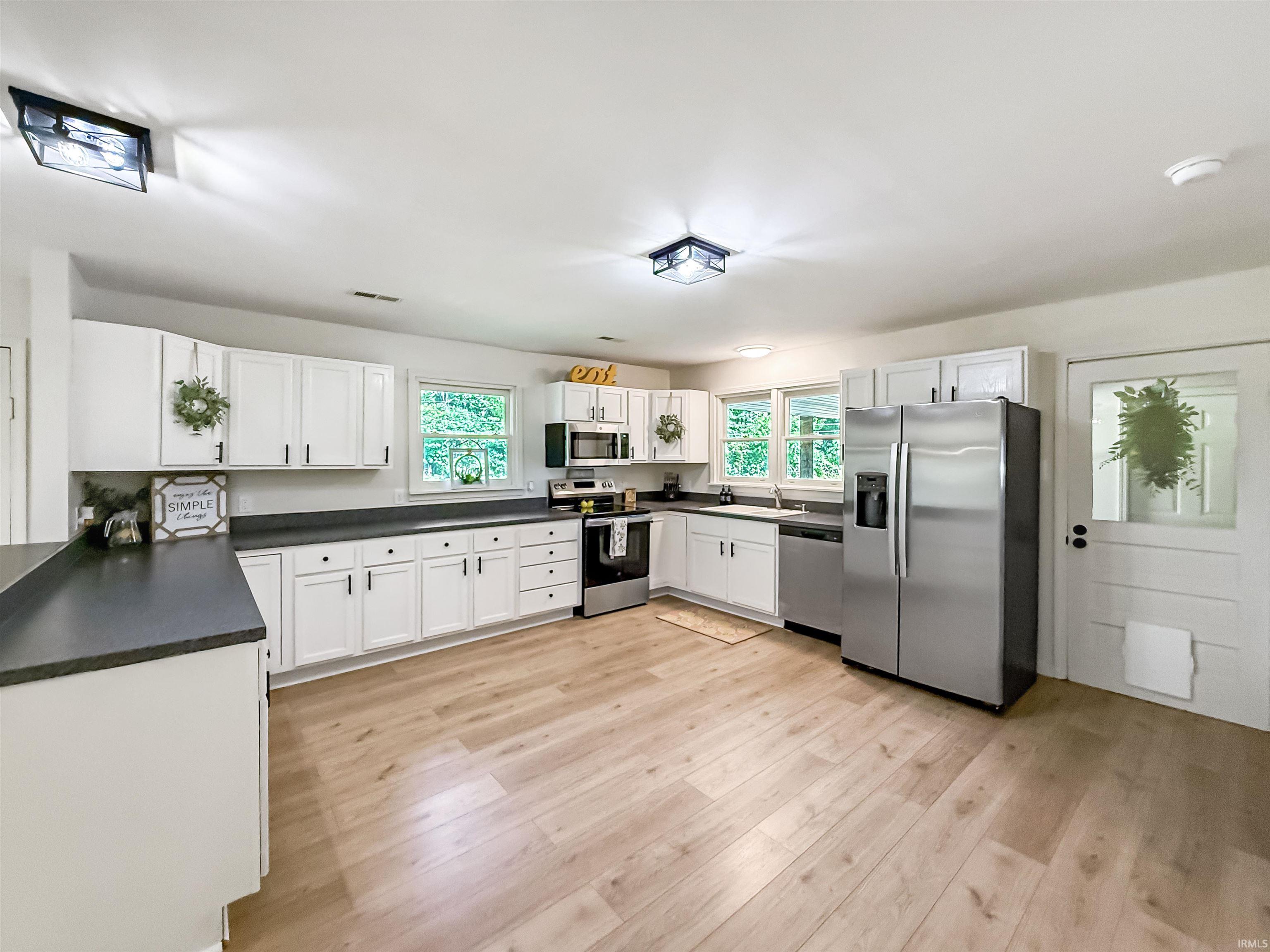 422 Old Plank Road Boonville, IN 47601 - Photo 5 of 28