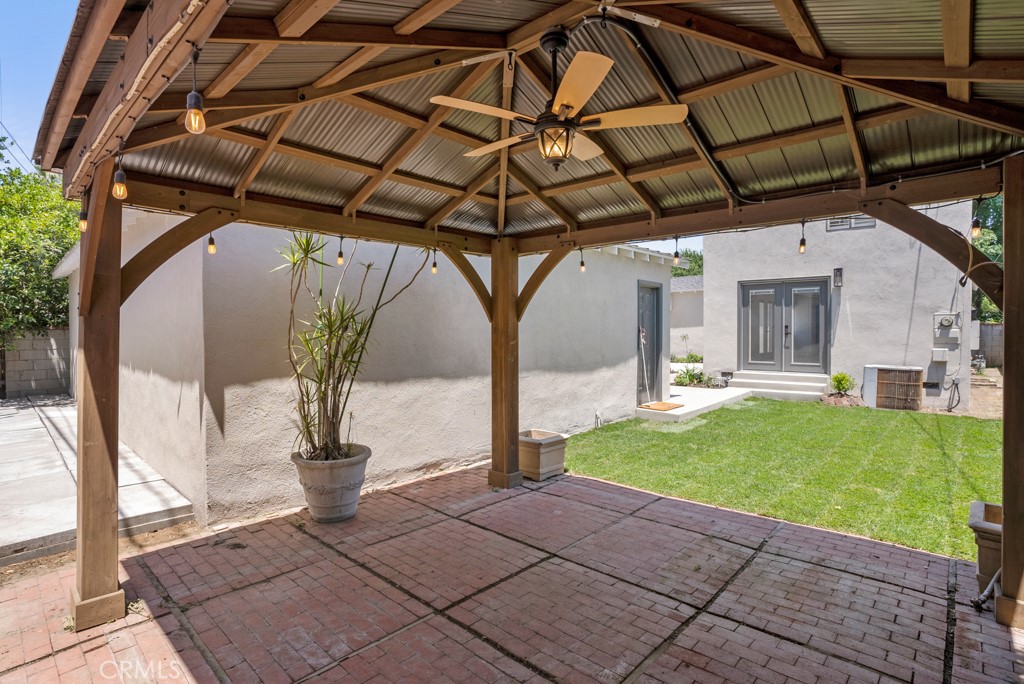 731 North Beachwood Drive Burbank, CA 91506 - Photo 12 of 53