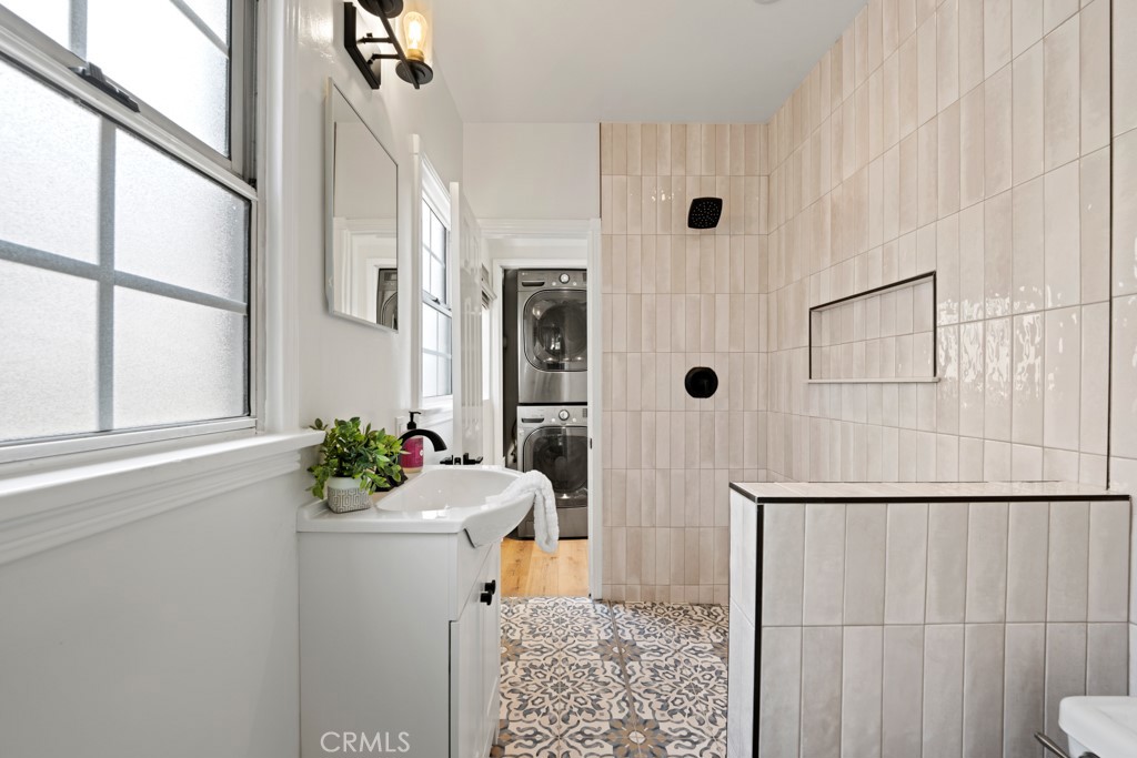 731 North Beachwood Drive Burbank, CA 91506 - Photo 20 of 53