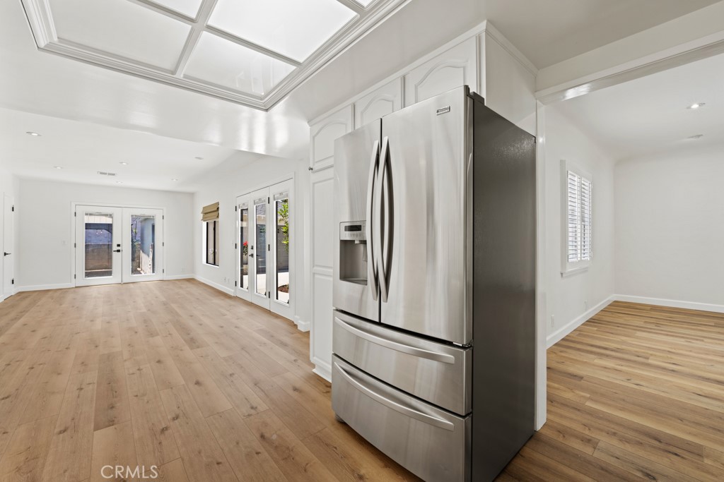 731 North Beachwood Drive Burbank, CA 91506 - Photo 26 of 53 a kitchen with stainless steel appliances a refrigerator and a stove