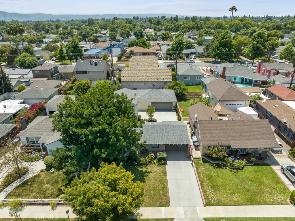 731 North Beachwood Drive Burbank, CA 91506 - Photo 50 of 53 an aerial view of a house with a yard