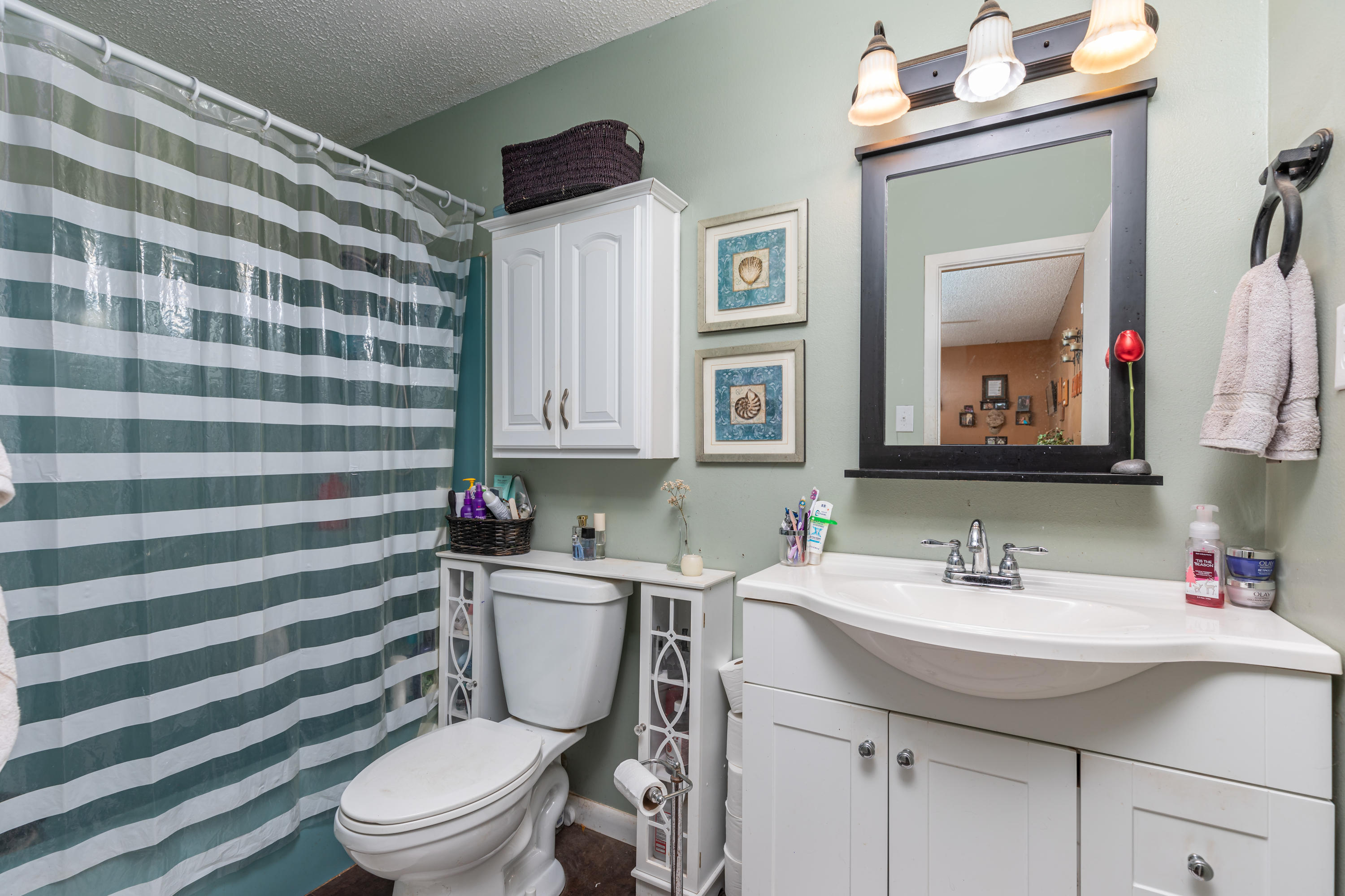 233 Madrid Road Cantonment, FL 32533 - Photo 13 of 38