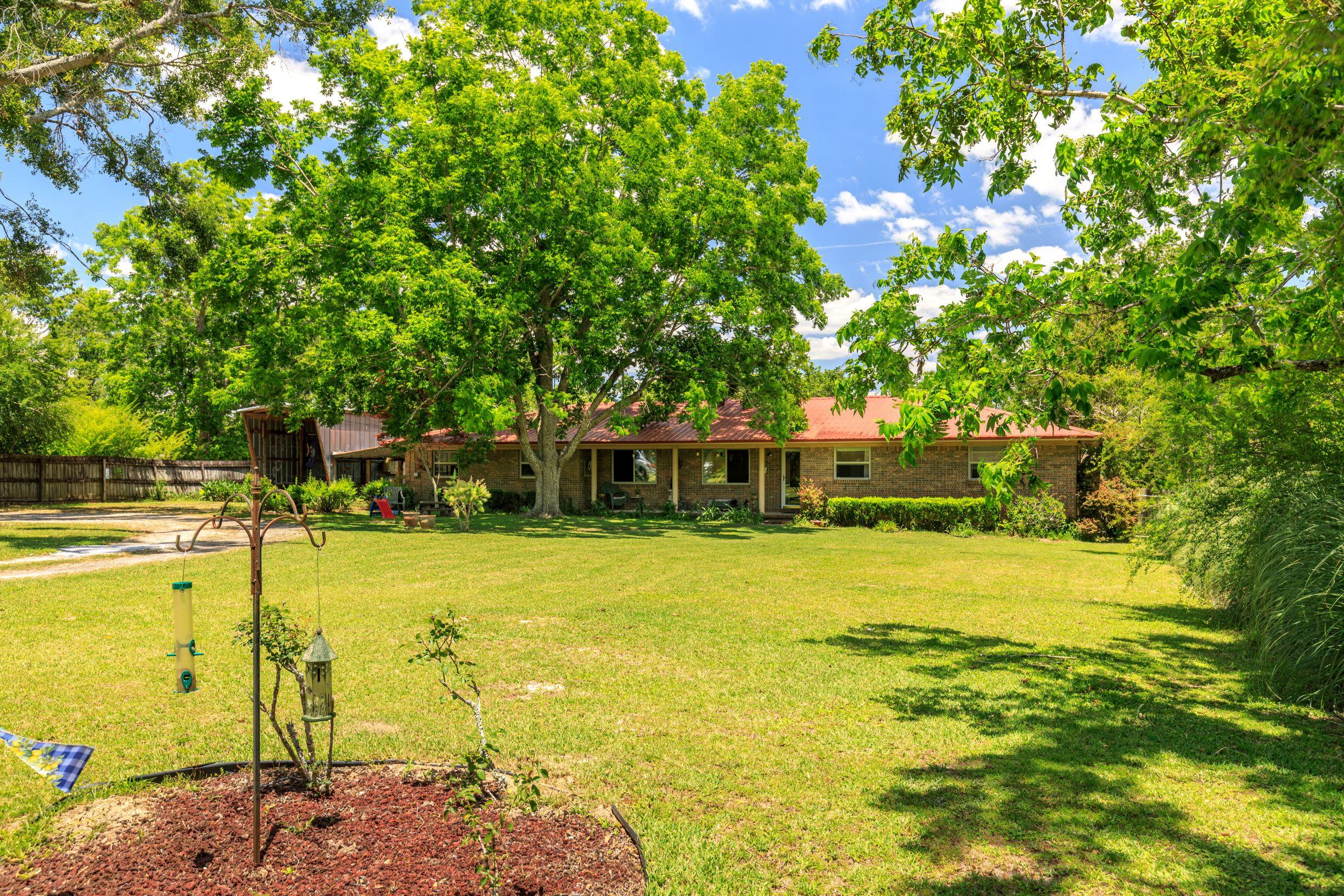 233 Madrid Road Cantonment, FL 32533 - Photo 22 of 38