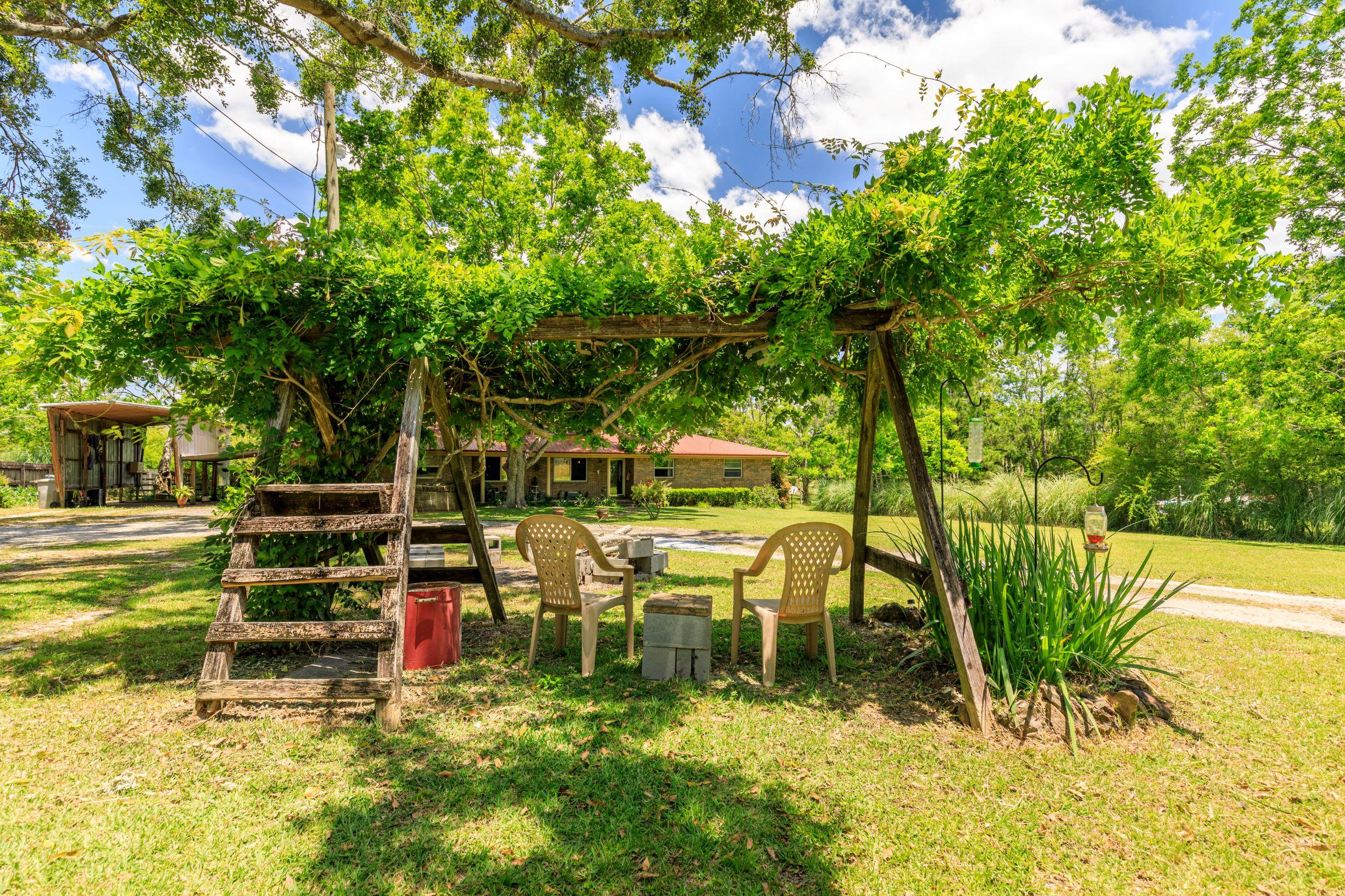 233 Madrid Road Cantonment, FL 32533 - Photo 23 of 38