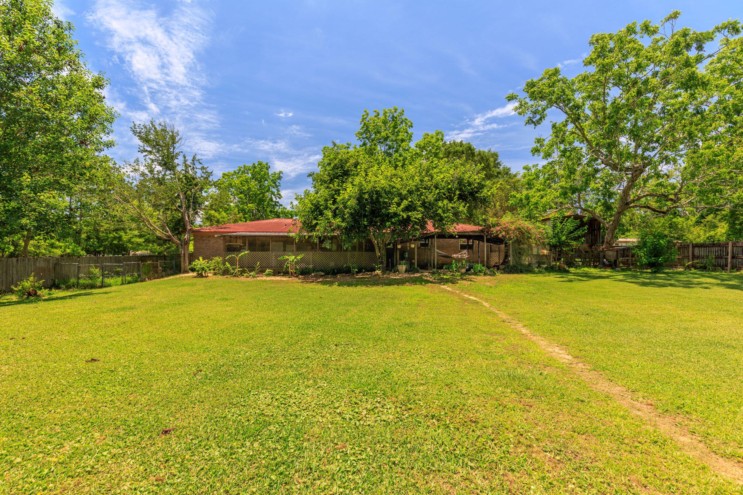 233 Madrid Road Cantonment, FL 32533 - Photo 29 of 38
