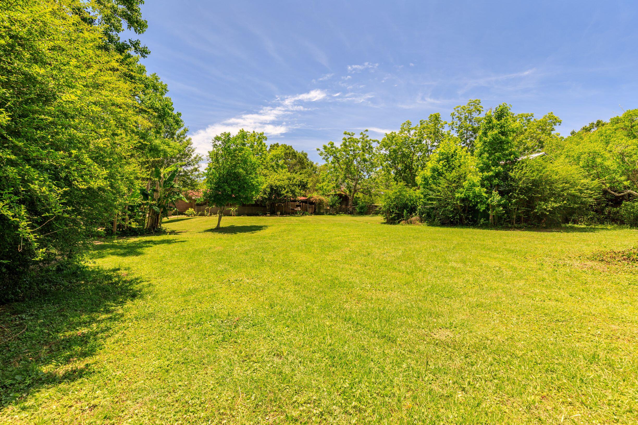 233 Madrid Road Cantonment, FL 32533 - Photo 31 of 38
