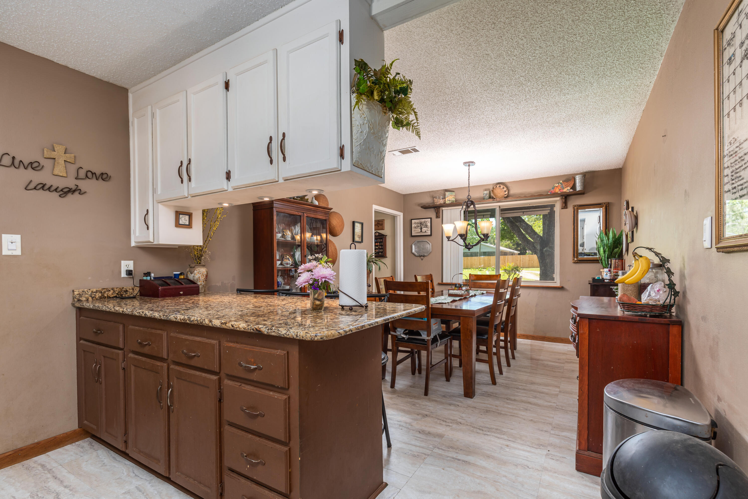 233 Madrid Road Cantonment, FL 32533 - Photo 7 of 38