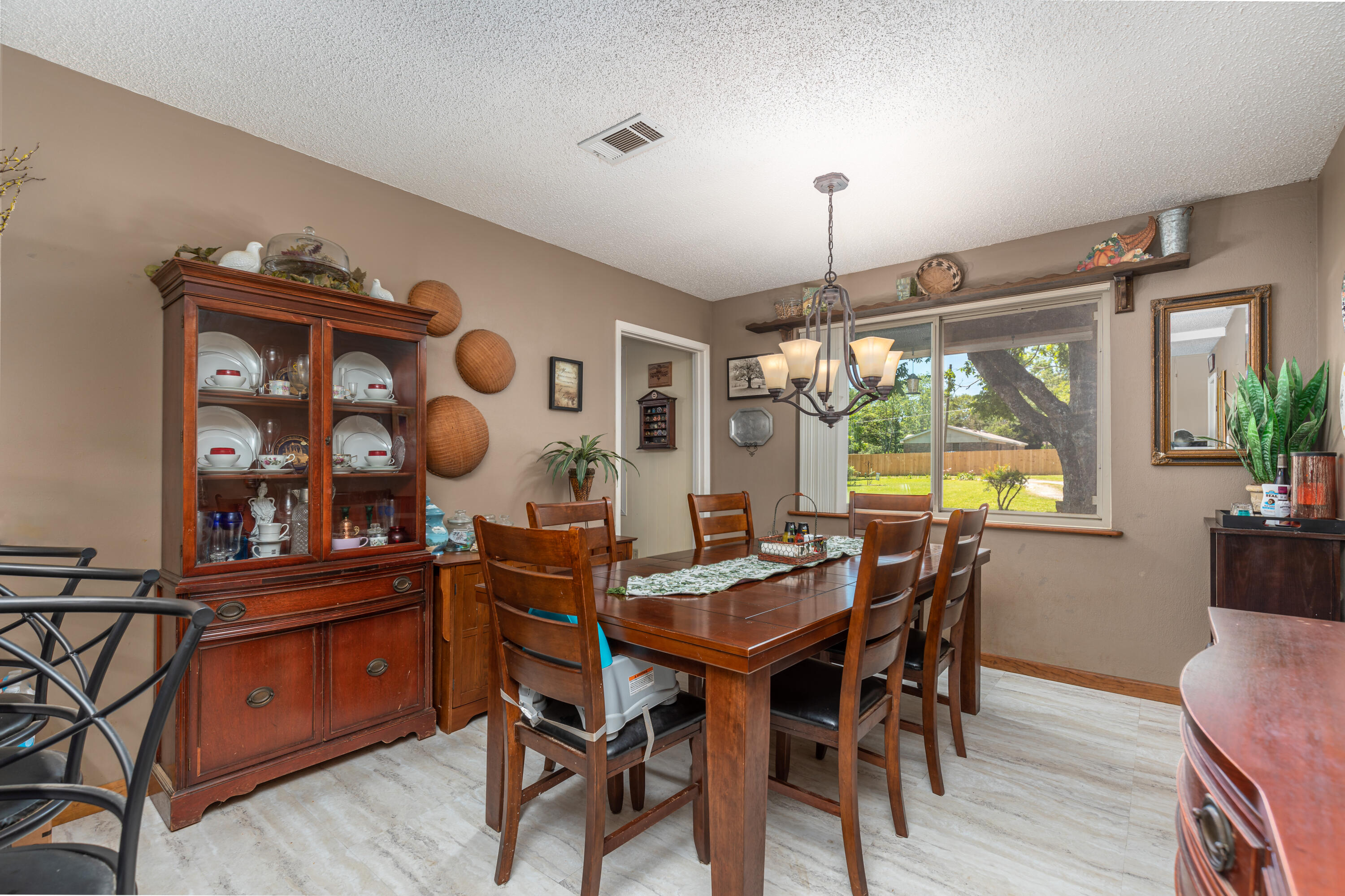 233 Madrid Road Cantonment, FL 32533 - Photo 9 of 38