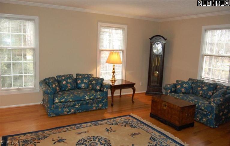 7283 Huntington Road Hudson, OH 44236 - Photo 4 of 24 Living room.