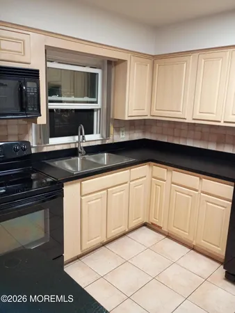 $3,200 | 922 Morris Avenue, Lakewood, NJ 08701