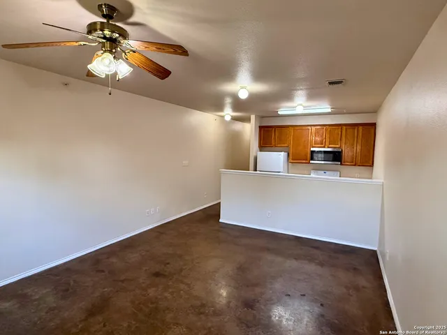 $1,075 | 10822 Mathom Landing, Unit 3, Universal City, TX 78148