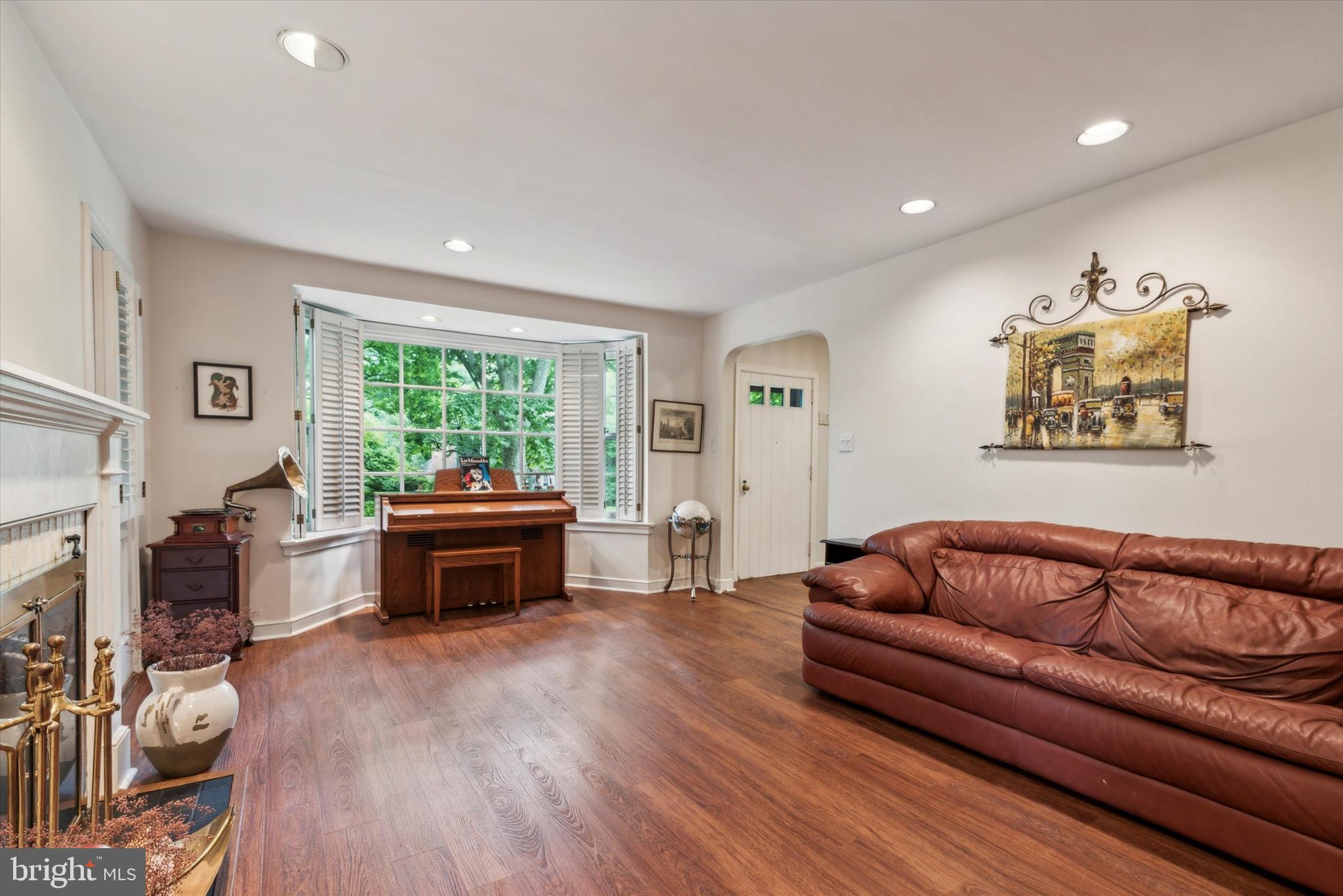 1114 Coventry Road Cheltenham, PA 19012 - Photo 10 of 24 Gallery Image 10