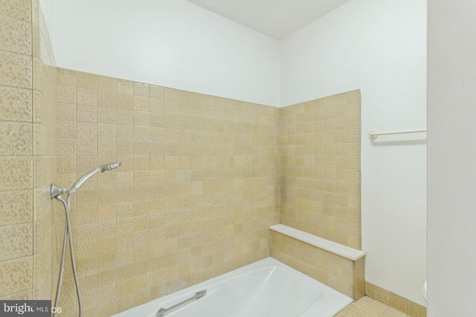 1214 Robin Road Millville, NJ 08332 - Photo 18 of 33 Gallery Image 18
