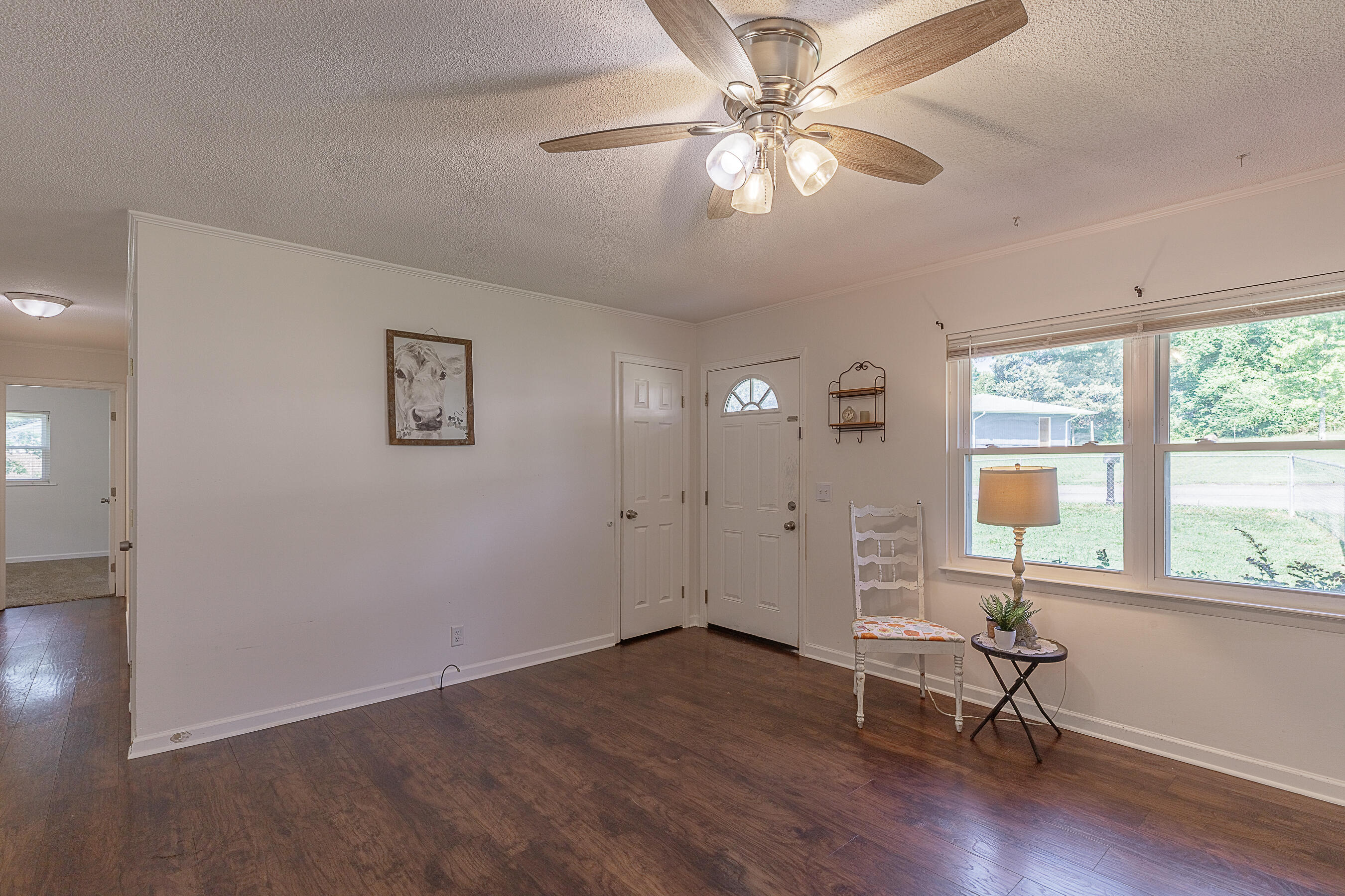 393 Wisteria Road LaFayette, GA 30728 - Photo 8 of 42 Living Room