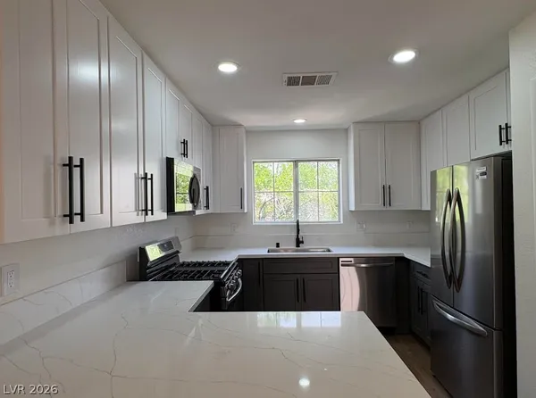$1,895 | 10525 Autumn Pine Avenue, Unit 203, Las Vegas, NV 89144