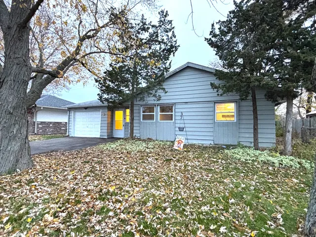 $259,900 | 140 Hickory Drive, Carpentersville, IL 60110