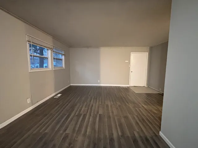 $259,900 | 140 Hickory Drive, Carpentersville, IL 60110