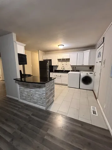 $259,900 | 140 Hickory Drive, Carpentersville, IL 60110