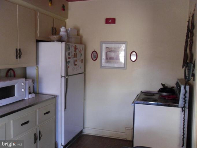 8401 Windsor Mill Road Windsor Mill, MD 21244 - Photo 5 of 15 Kitchen