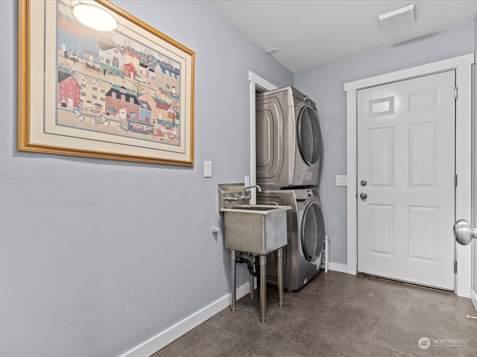 19911 Welch Road Snohomish, WA 98296 - Photo 14 of 40 a bathroom with a sink and a mirror