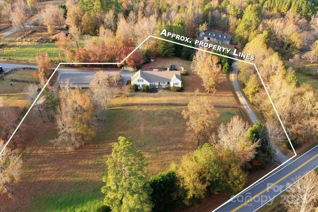 $750,000 | 2409 Golf Course Road, Unit 14, Columbus, NC 28722