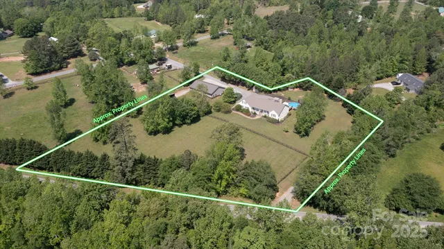 $750,000 | 2409 Golf Course Road, Unit 14, Columbus, NC 28722