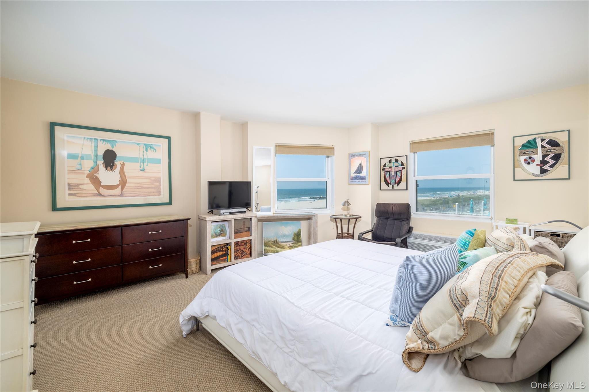 360 Shore Road, Unit 3E Long Beach, NY 11561 - Photo 11 of 26 Primary Bedroom with enSuite Bath