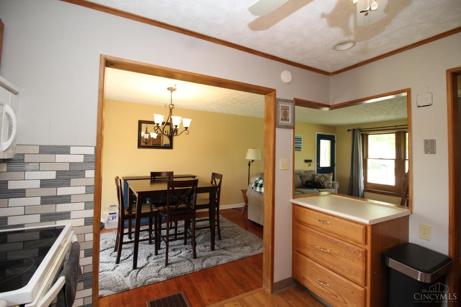 45 Hadley Road Greenhills, OH 45218 - Photo 8 of 23 Gallery Image 8
