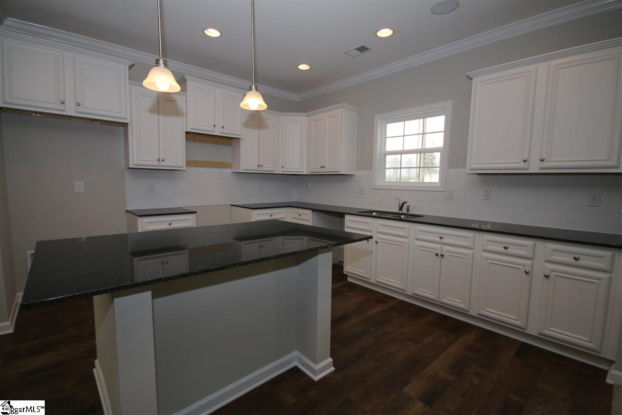 616 Autumn Breeze Walk Inman, SC 29349 - Photo 2 of 19 Gallery Image 2