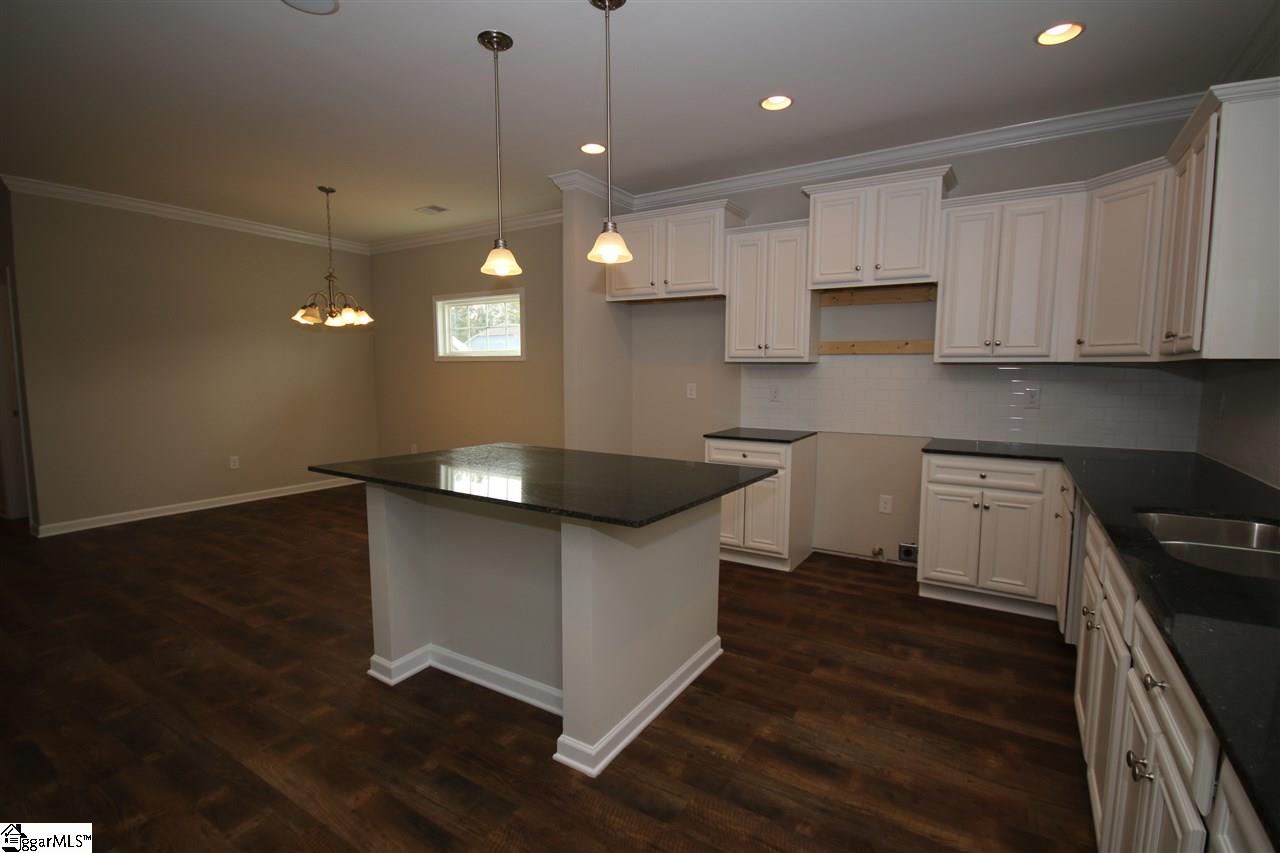 616 Autumn Breeze Walk Inman, SC 29349 - Photo 3 of 19 Gallery Image 3