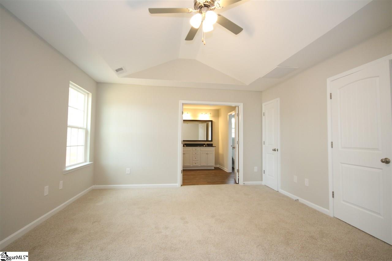 616 Autumn Breeze Walk Inman, SC 29349 - Photo 4 of 19 Gallery Image 4