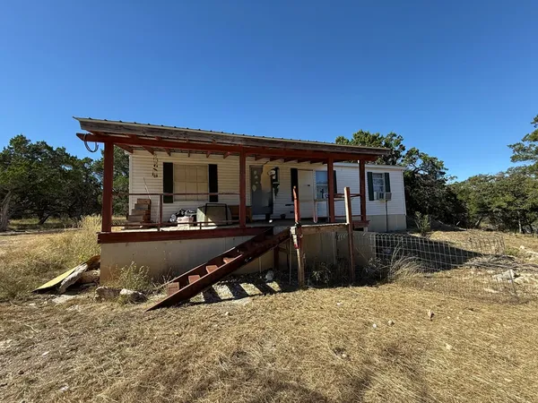 $389,000 | 610 Leroy Road, Kerrville, TX 78028