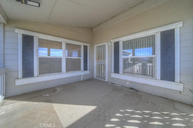 a view of a livingroom with furniture