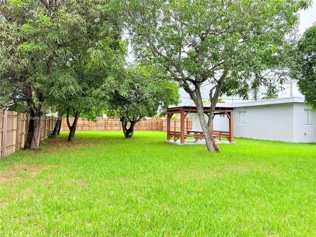 $695,000 | 4340 Southwest 19th Street, West Park, FL 33023