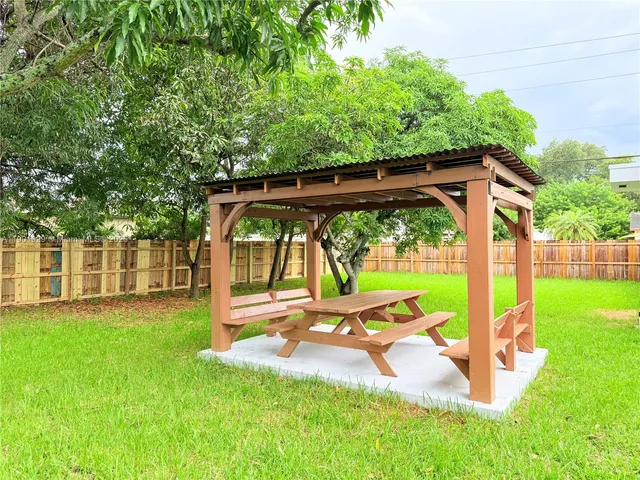 $695,000 | 4340 Southwest 19th Street, West Park, FL 33023