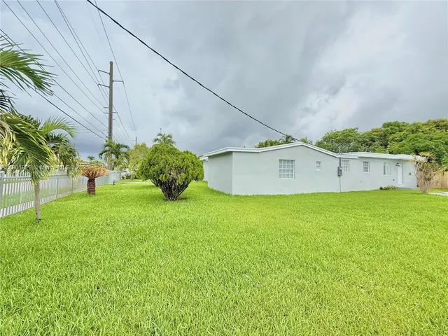 $695,000 | 4340 Southwest 19th Street, West Park, FL 33023