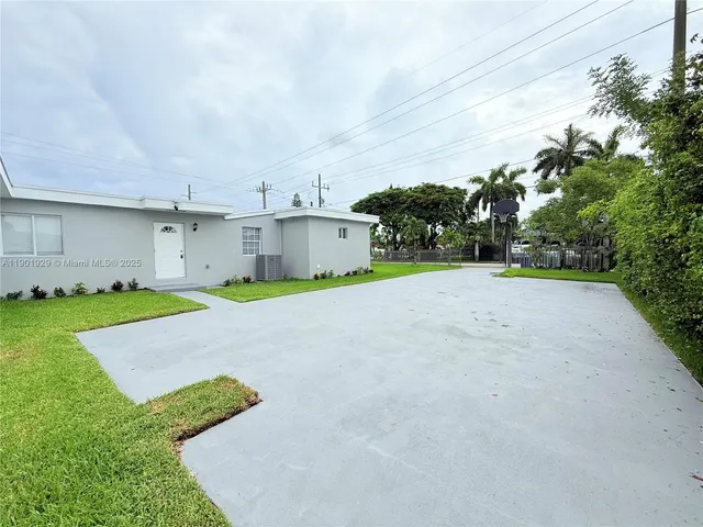$695,000 | 4340 Southwest 19th Street, West Park, FL 33023