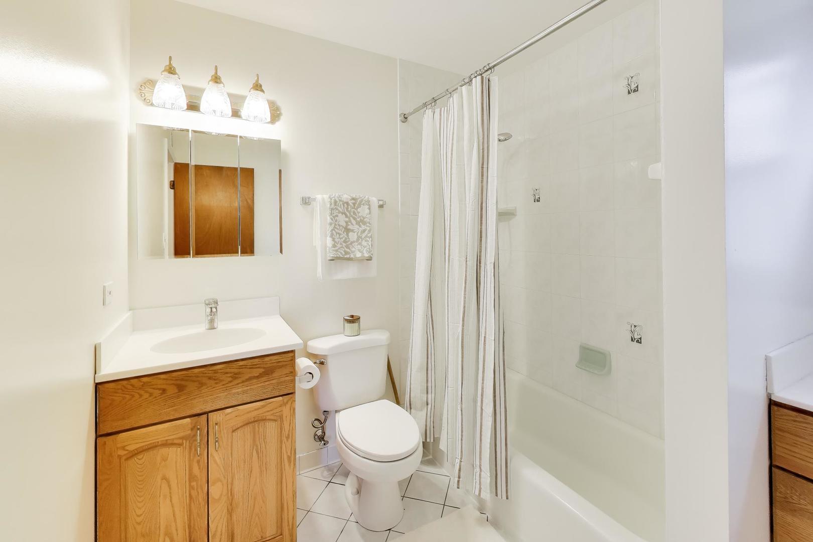 4053 Cumnor Road Downers Grove, IL 60515 - Photo 16 of 39