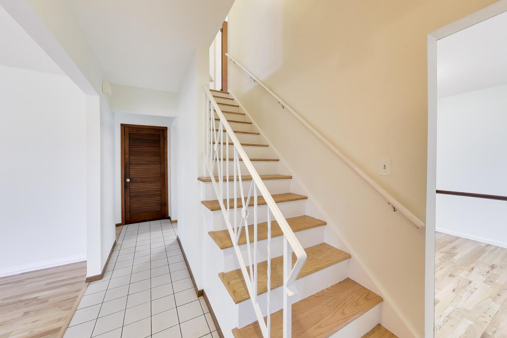 4053 Cumnor Road Downers Grove, IL 60515 - Photo 2 of 39