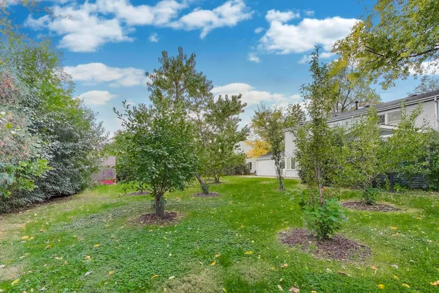 $550,000 | 4053 Cumnor Road, Downers Grove, IL 60515