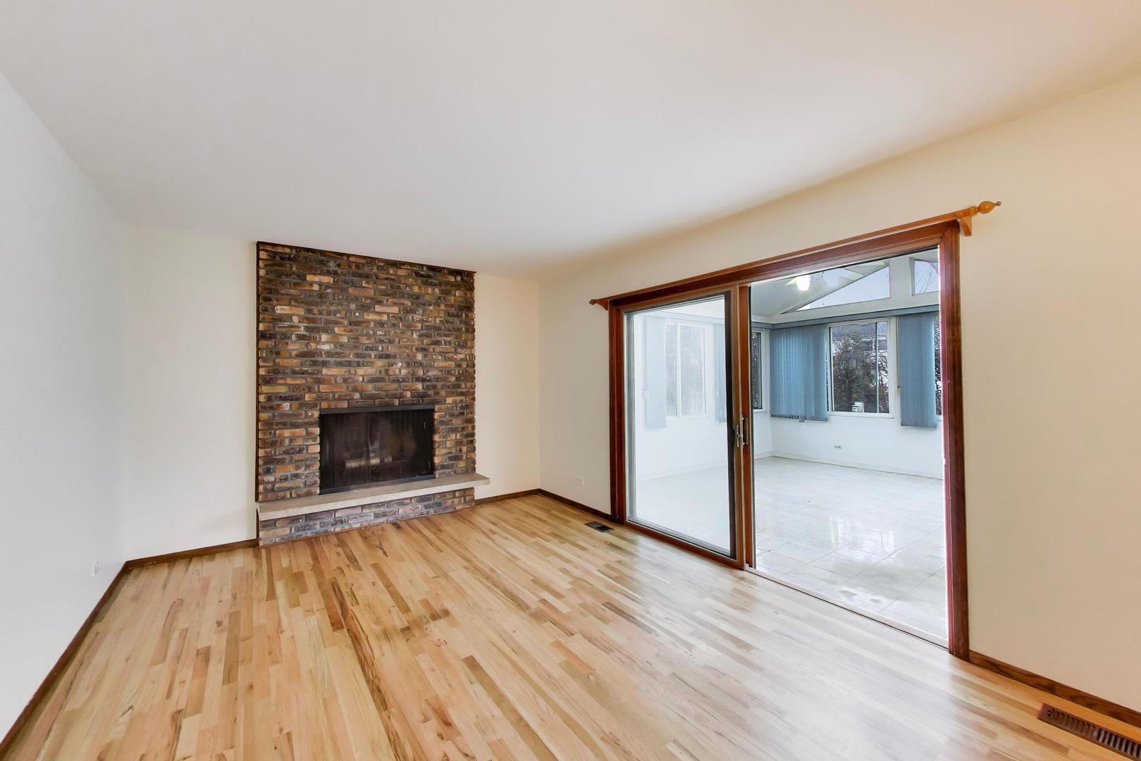 4053 Cumnor Road Downers Grove, IL 60515 - Photo 7 of 39