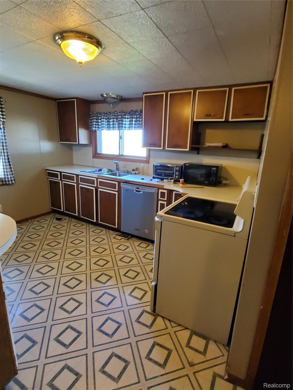 5123 North Vassar Road Akron, MI 48701 - Photo 36 of 37 20190905_164004.jpg